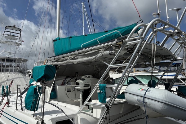 NAMID 42ft Manta Yacht For Sale