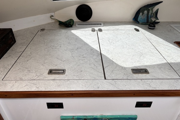 NAMID 42ft Manta Yacht For Sale