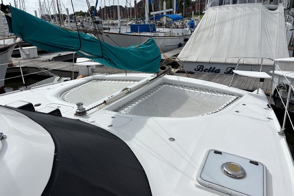 NAMID 42ft Manta Yacht For Sale