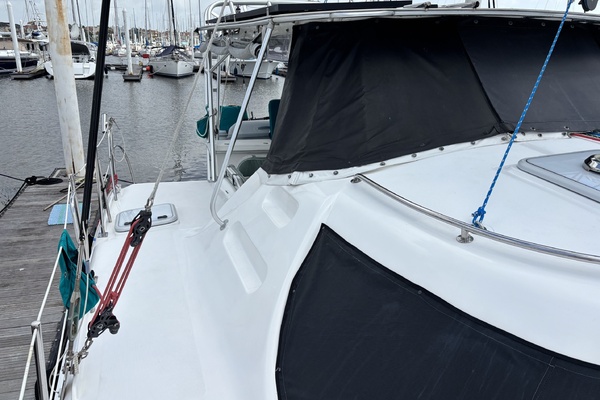 NAMID 42ft Manta Yacht For Sale