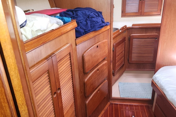 Halcyon 38ft Island Packet Yacht For Sale