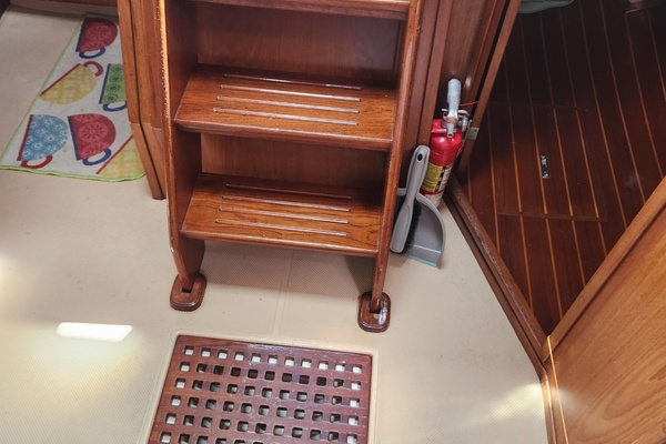 Halcyon 38ft Island Packet Yacht For Sale
