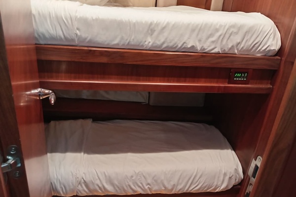 81ft Sunseeker Yacht For Sale