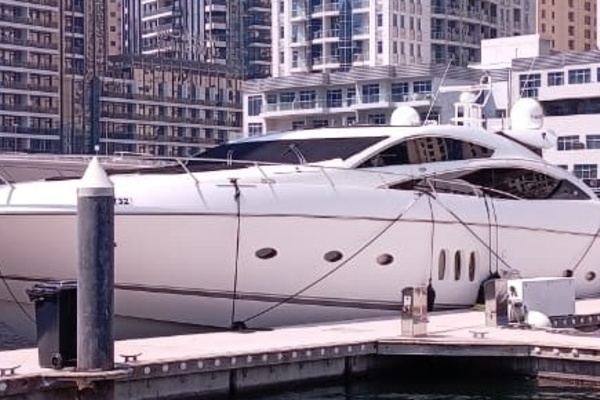 Photo of the 2006 Sunseeker Predator 82