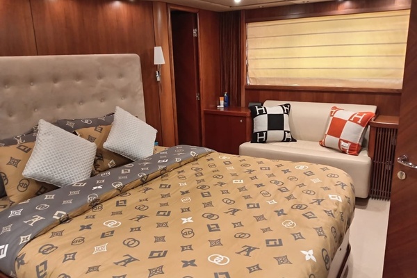 81ft Sunseeker Yacht For Sale