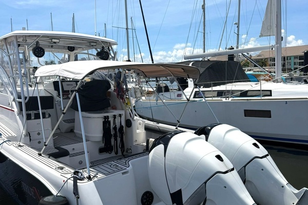 True North 32ft Pro Line Yacht For Sale
