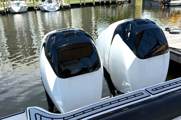 Photo of the 2006 Pro-Line 32 Express "True North"