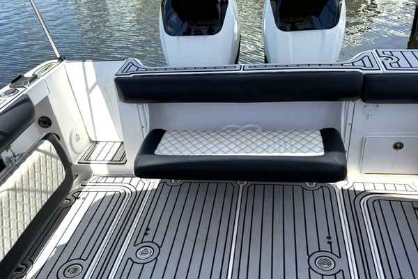True North 32ft Pro Line Yacht For Sale