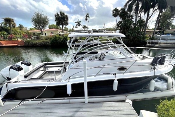 True North 32ft Pro Line Yacht For Sale