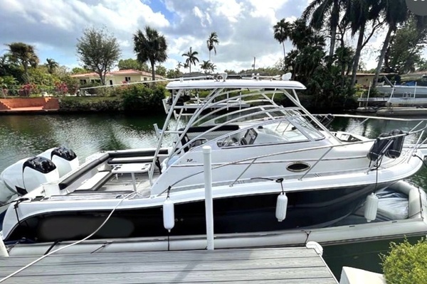 Photo of the 2006 Pro-Line 32 Express "True North"
