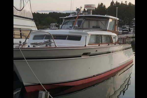 36ft Chris Craft Yacht For Sale