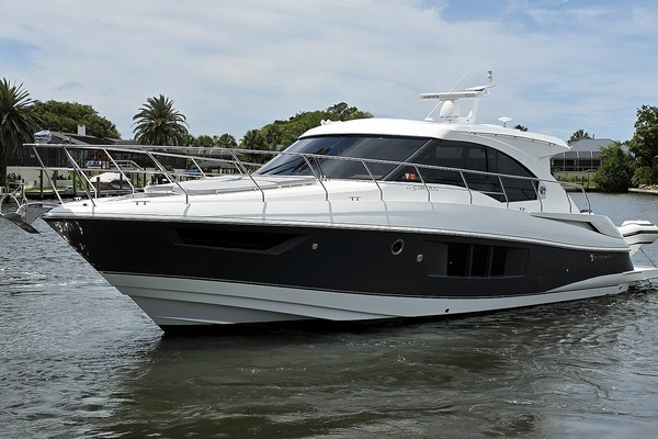 Cruisers Yachts Cantius 45 Yacht For Sale