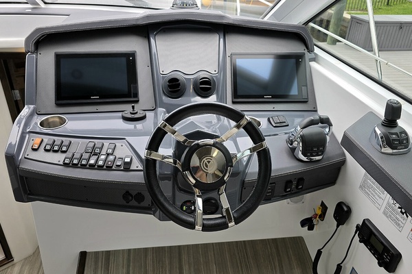Main Cabin Helm