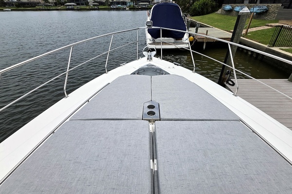 Cruisers Yachts Cantius 45 Yacht For Sale