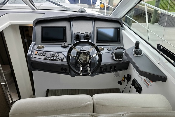 Main Cabin Helm Wide