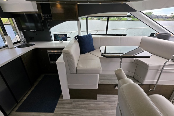 Main Cabin Port