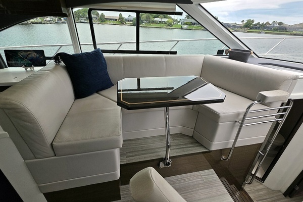 Cruisers Yachts Cantius 45 Yacht For Sale
