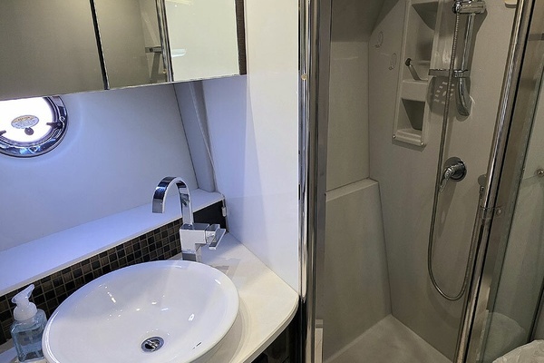 Cruisers Yachts Cantius 45 Yacht For Sale