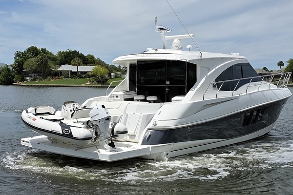2018 Cruisers Yachts 45