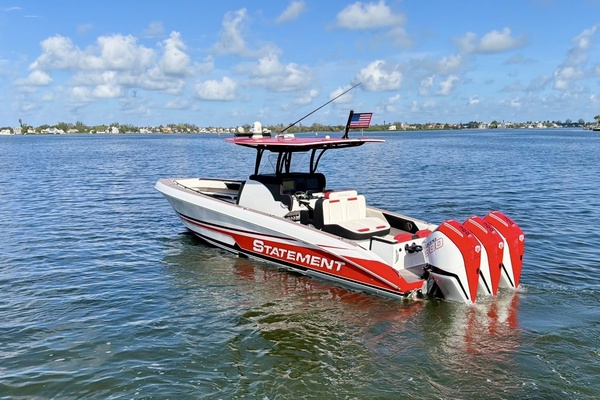 35ft Statement Yacht For Sale