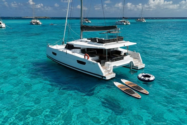 44' Fountaine Pajot