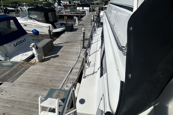 Exodus 43ft Carver Yacht For Sale