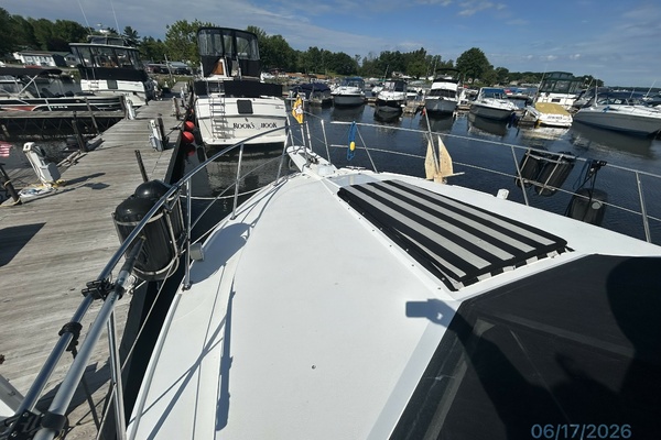Exodus 43ft Carver Yacht For Sale