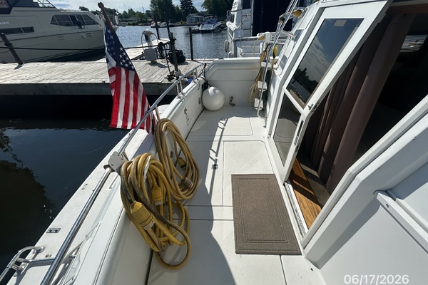 Exodus 43ft Carver Yacht For Sale
