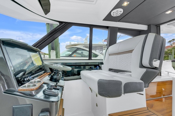 2021 Tiara Yachts 43