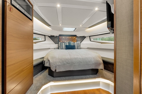 2021 Tiara Yachts 43