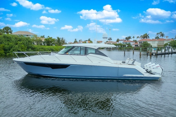 2021 Tiara Yachts 43