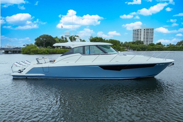 2021 Tiara Yachts 43