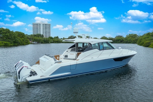 2021 Tiara Yachts 43