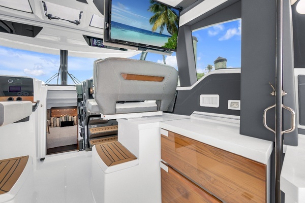 2021 Tiara Yachts 43