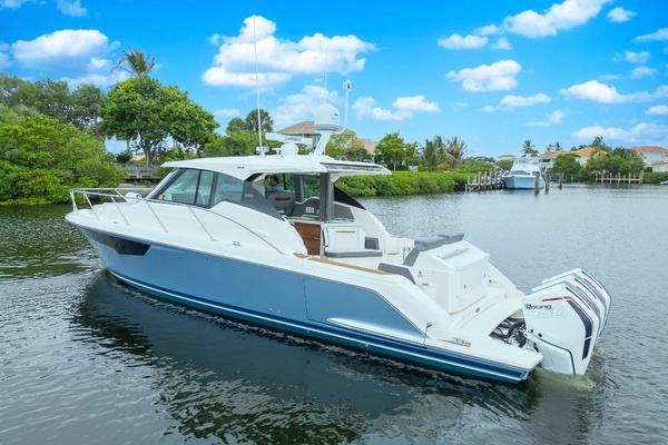 2021 Tiara Yachts 43