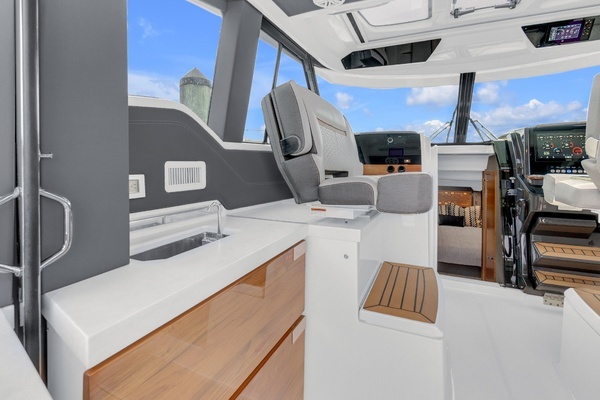 2021 Tiara Yachts 43