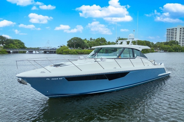 2021 Tiara Yachts 43