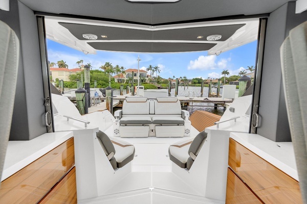 2021 Tiara Yachts 43