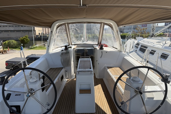 38ft Beneteau Yacht For Sale