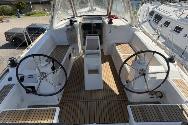 38ft Beneteau Yacht For Sale