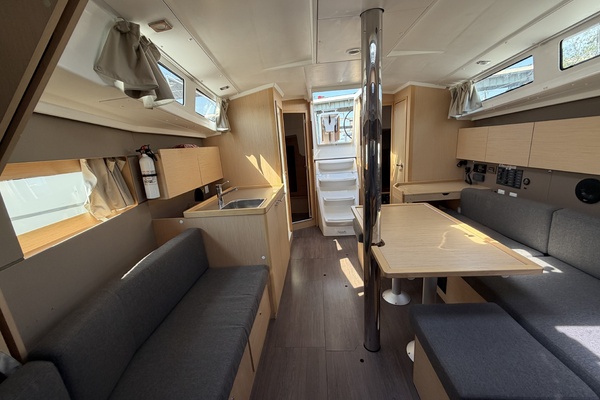 38ft Beneteau Yacht For Sale