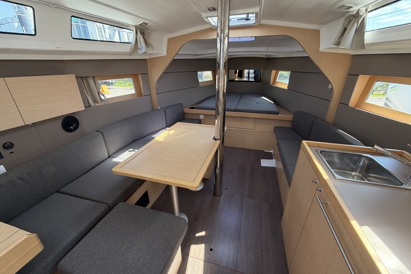 38ft Beneteau Yacht For Sale