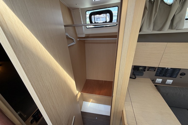 38ft Beneteau Yacht For Sale