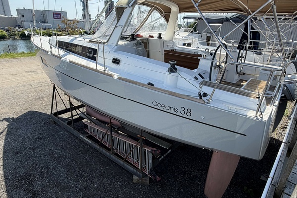 38-ft-Beneteau-2017-- Buffalo New York United States  yacht for sale