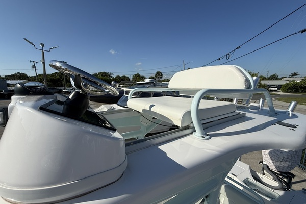 24ft Everglades Yacht For Sale
