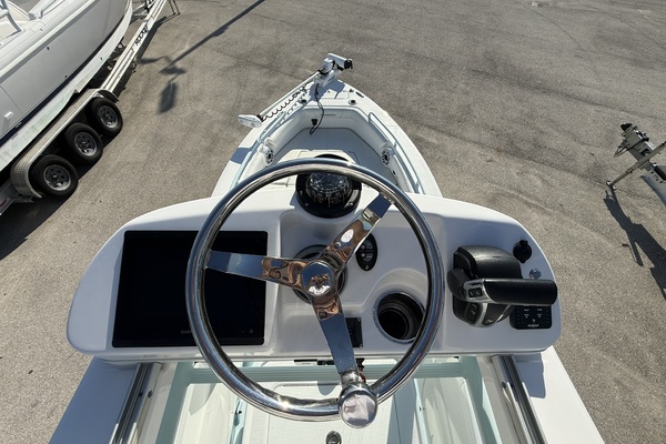 24ft Everglades Yacht For Sale