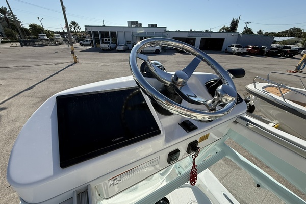 24ft Everglades Yacht For Sale