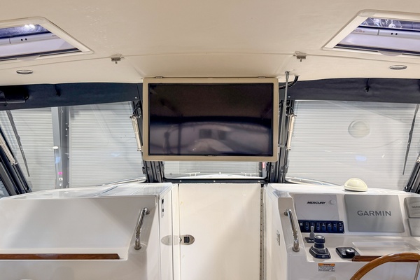 Lucky Boys 38ft MJM Yacht For Sale