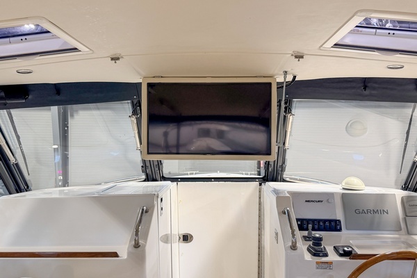 MJM 3 Yacht For Sale