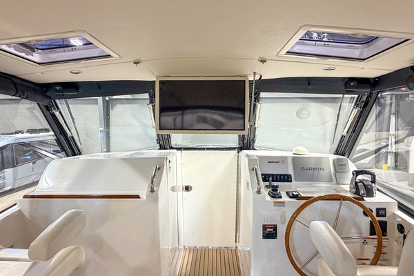 Lucky Boys 38ft MJM Yacht For Sale